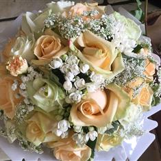 Peaches &amp; Cream Handtied Bouquet 